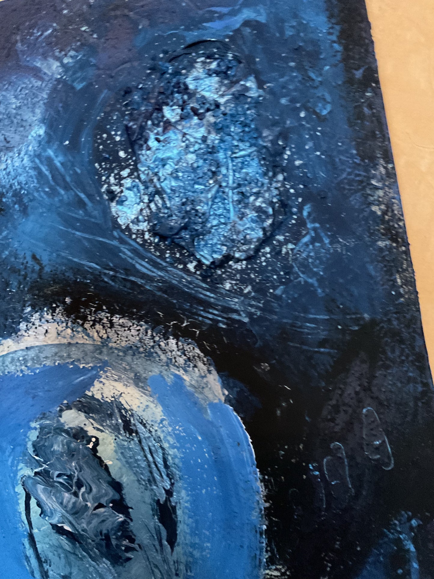Abstraktes Acrylgemälde "Mondtrilogie in Blue" – drei Kreise in Blautönen, handgemalt, Unikat, signiert | AcrylSeele