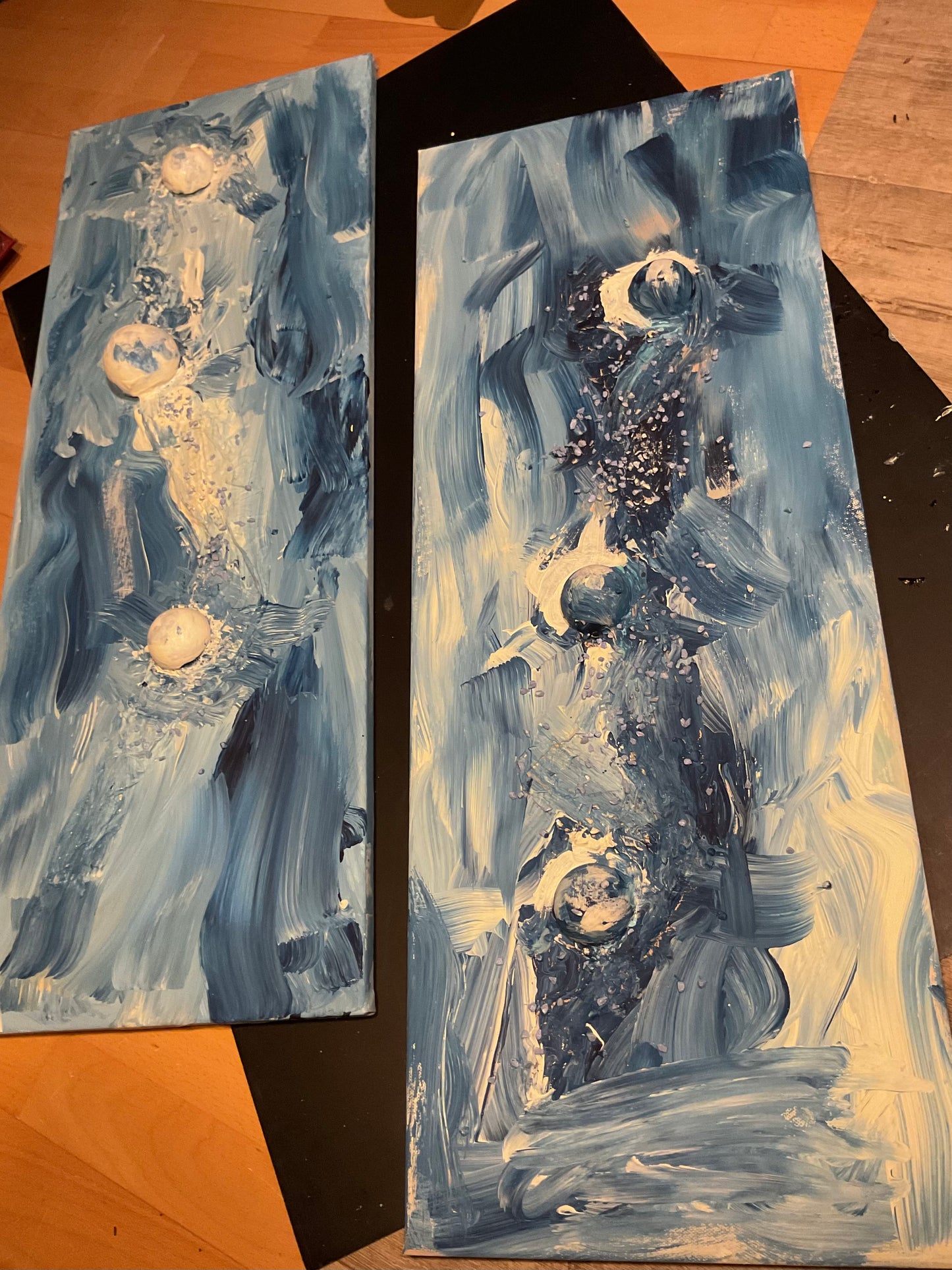 Mondphasen - 2-teiliges Acryl-Diptychon in Blau und Elfenbein